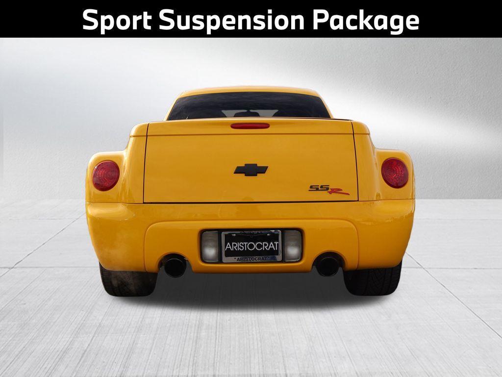 2004 Chevrolet SSR Base