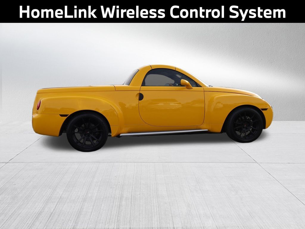 2004 Chevrolet SSR Base