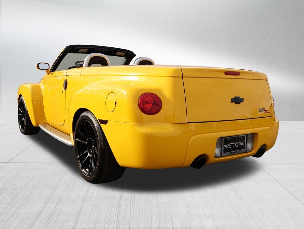2004 Chevrolet SSR Base