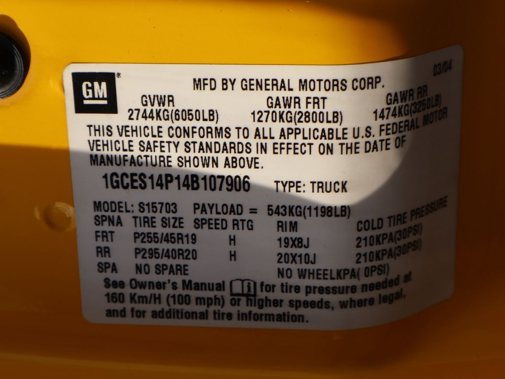 2004 Chevrolet SSR Base