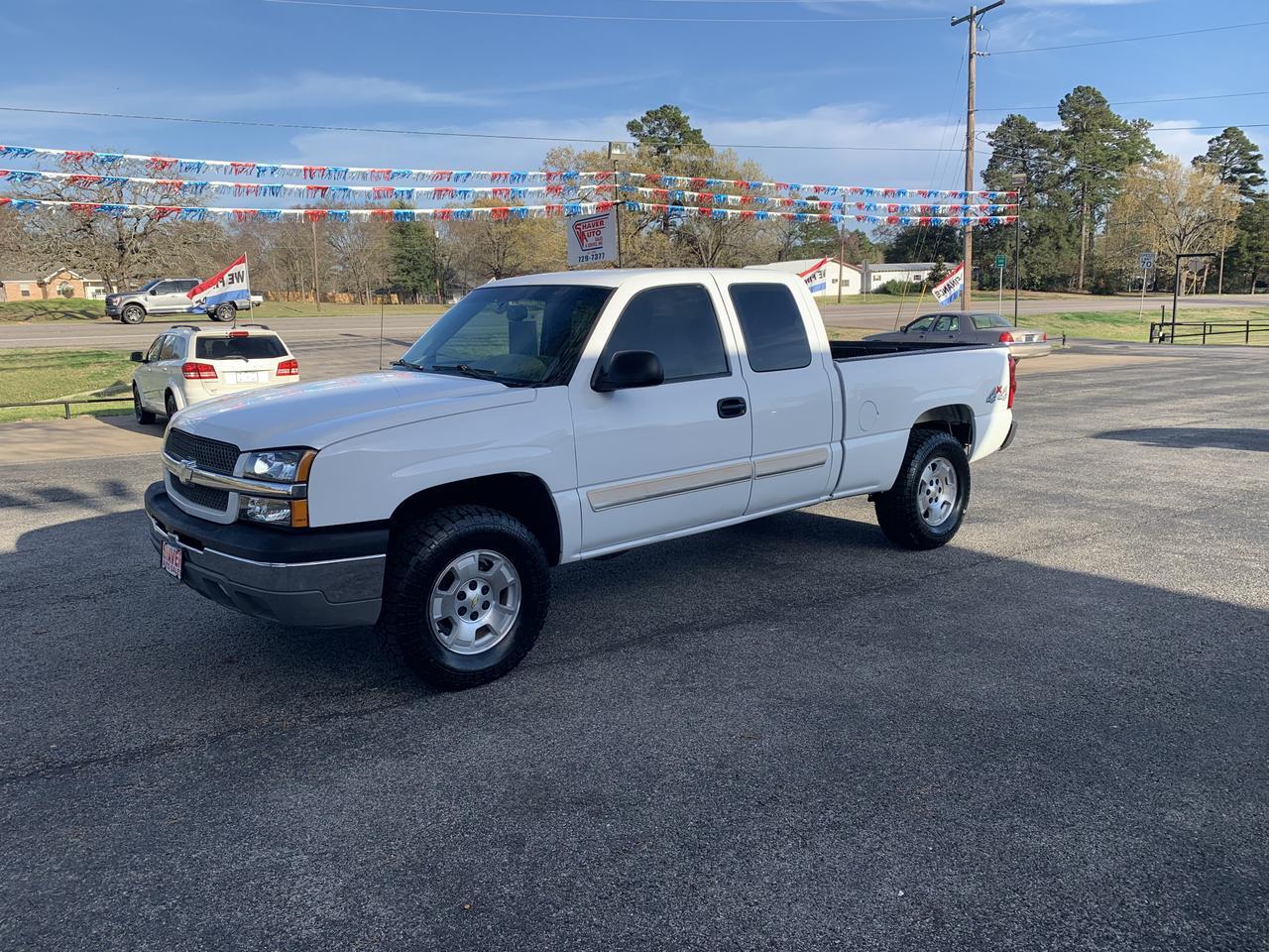 2004 Chevrolet Silverado 1500 LS Ext. Cab Short Bed 4WD 2004 Chevrolet Silverado 1500 LS Ext. Cab Short Bed 4WD