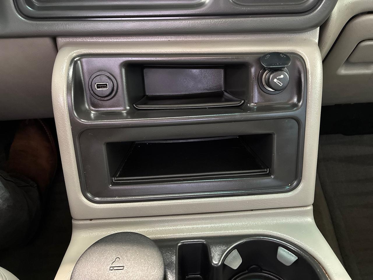 2004 Chevrolet Tahoe Z71, 83k Miles, New Radio w/ Apple Carplay Houston TX 2004 Chevrolet Tahoe Z71, 83k Miles, New Radio w/ Apple Carplay Houston TX