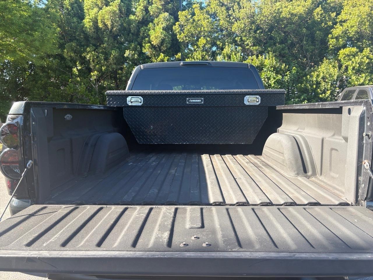 2005 Chevrolet Silverado 2500HD LS, LIFTED, RUNNING BOARDS, TOW PACKAGE, BLUETOOTH, KEYLESS START, LOW MILES, THIS TRUCK IS STILL ON THE GO! Virginia Beach VA 2005 Chevrolet Silverado 2500HD LS, LIFTED, RUNNING BOARDS, TOW PACKAGE, BLUETOOTH, KEYLESS START, LOW MILES, THIS TRUCK IS STILL ON THE GO! Virginia Beach VA