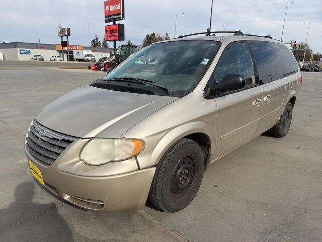 2005 Chrysler Town & Country LX Watertown SD 2005 Chrysler Town & Country LX Watertown SD