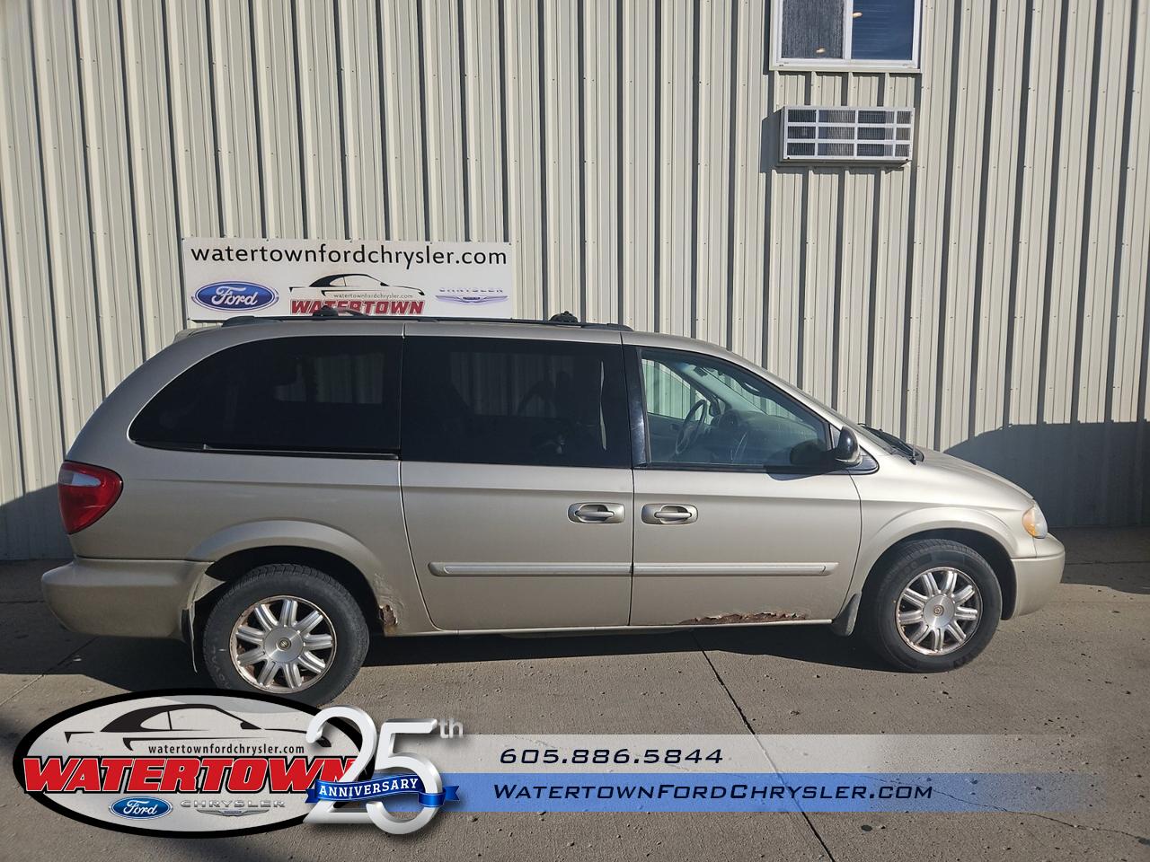 2005 Chrysler Town & Country Touring