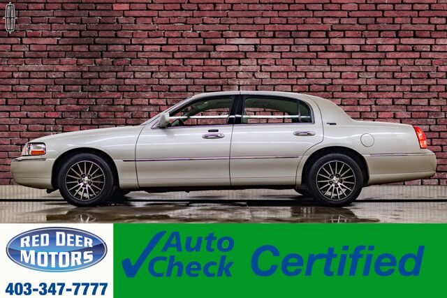2005 Lincoln Town Car Signature Limited Leather Heated Seats Red Deer AB 2005 Lincoln Town Car Signature Limited Leather Heated Seats Red Deer AB