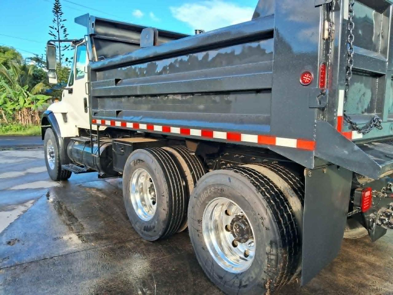 2006 International 7400 6x4 SF625 10 Wheeler Pago Pago 2006 International 7400 6x4 SF625 10 Wheeler Pago Pago