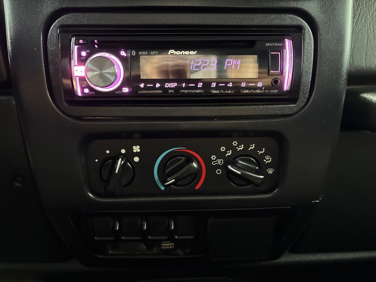 2006 Jeep Wrangler Unlimited LWB, 6-spd Manual, 4in Lift, 33in BFG All-Terrains, Bumpers, Winch, Bikini Top Houston TX 2006 Jeep Wrangler Unlimited LWB, 6-spd Manual, 4in Lift, 33in BFG All-Terrains, Bumpers, Winch, Bikini Top Houston TX