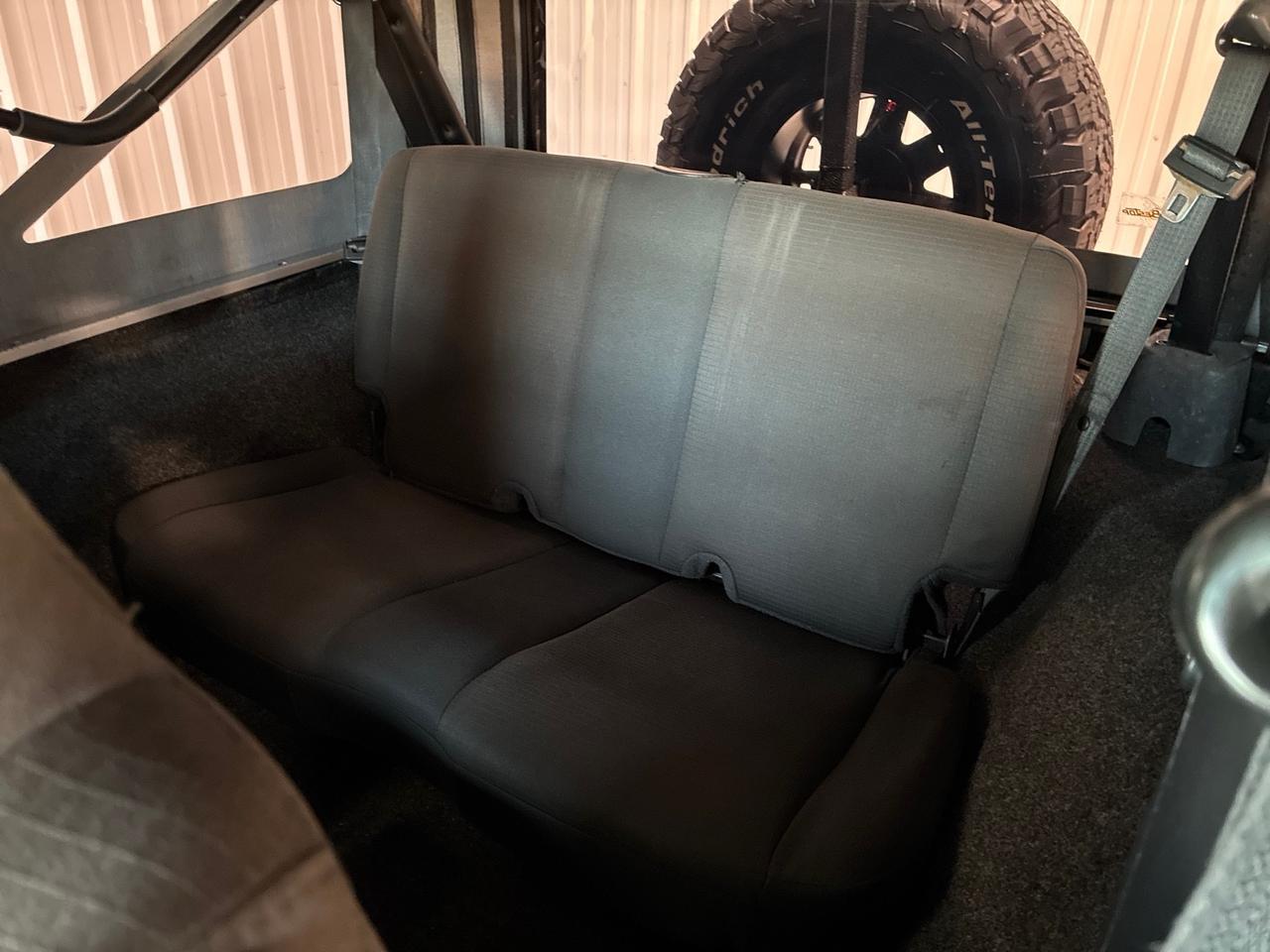 2006 Jeep Wrangler Unlimited LWB, 6-spd Manual, 4in Lift, 33in BFG All-Terrains, Bumpers, Winch, Bikini Top Houston TX 2006 Jeep Wrangler Unlimited LWB, 6-spd Manual, 4in Lift, 33in BFG All-Terrains, Bumpers, Winch, Bikini Top Houston TX