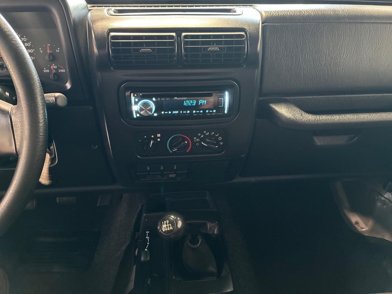 2006 Jeep Wrangler Unlimited LWB, 6-spd Manual, 4in Lift, 33in BFG All-Terrains, Bumpers, Winch, Bikini Top Houston TX 2006 Jeep Wrangler Unlimited LWB, 6-spd Manual, 4in Lift, 33in BFG All-Terrains, Bumpers, Winch, Bikini Top Houston TX