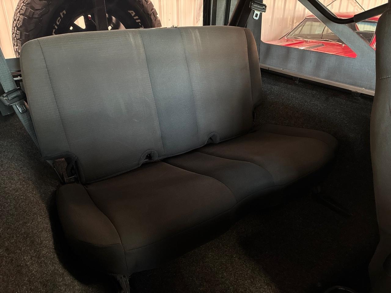 2006 Jeep Wrangler Unlimited LWB, 6-spd Manual, 4in Lift, 33in BFG All-Terrains, Bumpers, Winch, Bikini Top Houston TX 2006 Jeep Wrangler Unlimited LWB, 6-spd Manual, 4in Lift, 33in BFG All-Terrains, Bumpers, Winch, Bikini Top Houston TX