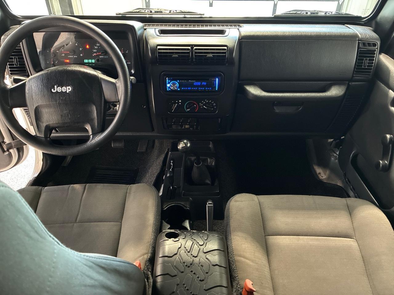 2006 Jeep Wrangler Unlimited LWB, 6-spd Manual, 4in Lift, 33in BFG All-Terrains, Bumpers, Winch, Bikini Top Houston TX 2006 Jeep Wrangler Unlimited LWB, 6-spd Manual, 4in Lift, 33in BFG All-Terrains, Bumpers, Winch, Bikini Top Houston TX