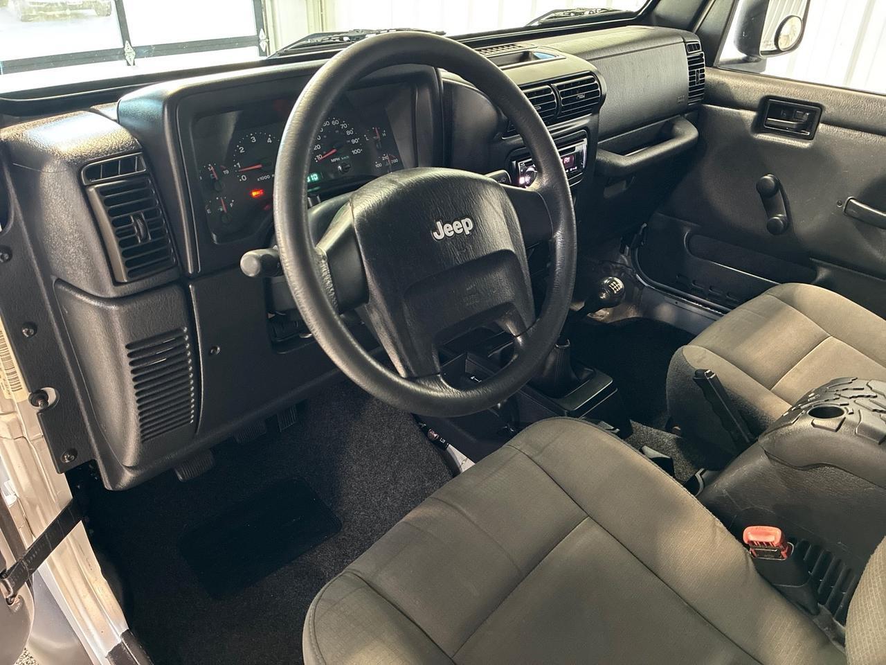 2006 Jeep Wrangler Unlimited LWB, 6-spd Manual, 4in Lift, 33in BFG All-Terrains, Bumpers, Winch, Bikini Top Houston TX 2006 Jeep Wrangler Unlimited LWB, 6-spd Manual, 4in Lift, 33in BFG All-Terrains, Bumpers, Winch, Bikini Top Houston TX