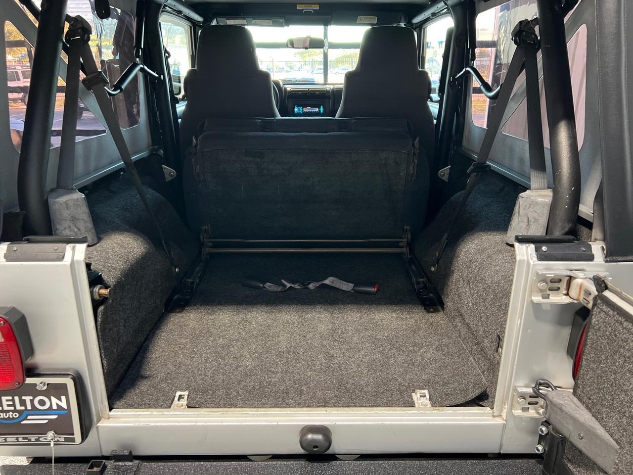 2006 Jeep Wrangler Unlimited LWB, 6-spd Manual, 4in Lift, 33in BFG All-Terrains, Bumpers, Winch, Bikini Top Houston TX 2006 Jeep Wrangler Unlimited LWB, 6-spd Manual, 4in Lift, 33in BFG All-Terrains, Bumpers, Winch, Bikini Top Houston TX