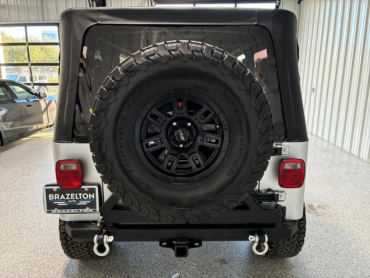 2006 Jeep Wrangler Unlimited LWB, 6-spd Manual, 4in Lift, 33in BFG All-Terrains, Bumpers, Winch, Bikini Top Houston TX 2006 Jeep Wrangler Unlimited LWB, 6-spd Manual, 4in Lift, 33in BFG All-Terrains, Bumpers, Winch, Bikini Top Houston TX