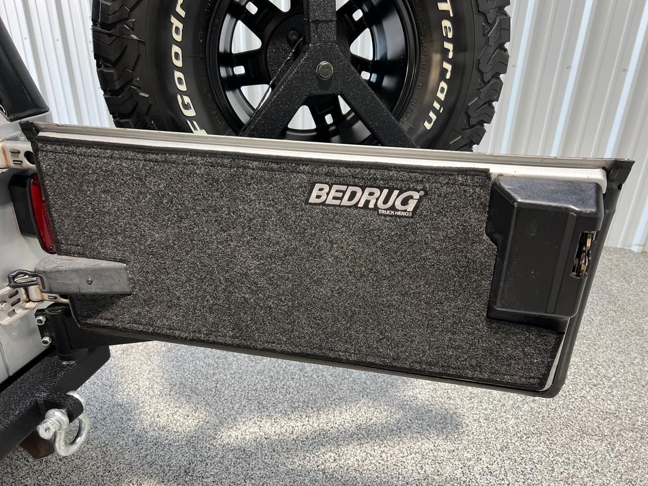 2006 Jeep Wrangler Unlimited LWB, 6-spd Manual, 4in Lift, 33in BFG All-Terrains, Bumpers, Winch, Bikini Top Houston TX 2006 Jeep Wrangler Unlimited LWB, 6-spd Manual, 4in Lift, 33in BFG All-Terrains, Bumpers, Winch, Bikini Top Houston TX