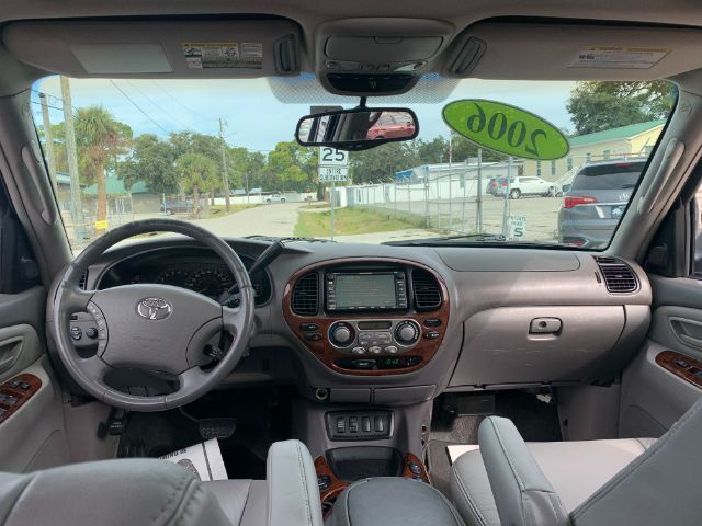 2006 Toyota Sequoia Limited 2WD Bradenton FL 2006 Toyota Sequoia Limited 2WD Bradenton FL