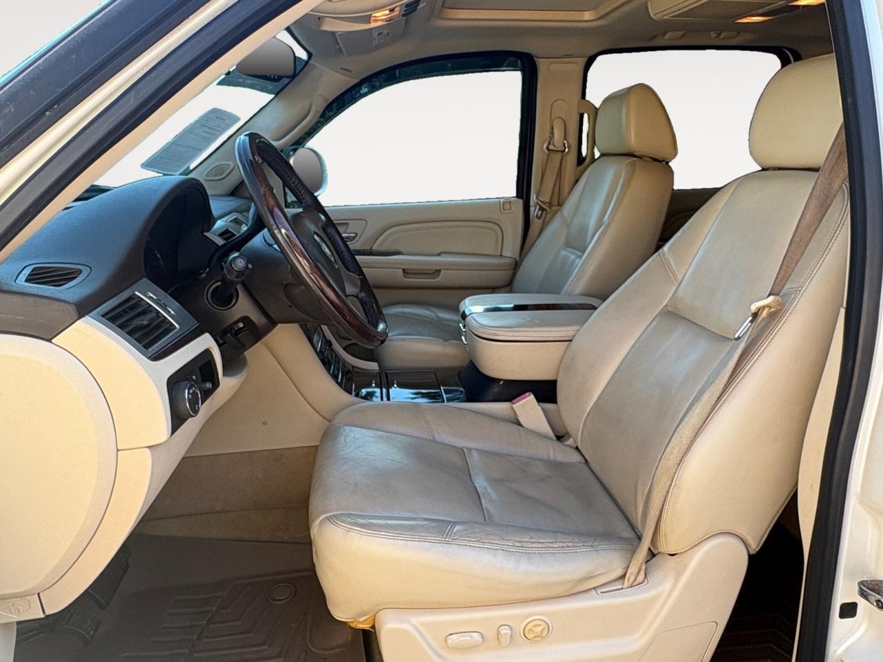 2008 Cadillac Escalade ESV RUNNING BOARDS, SUNROOF, REAR DVD ENTERTAINMENT, POWER 3RD ROW SEATING, APPLE CARPLAY/ANROID AUTO, GOOGLE APPS, HEATED & VENTILATED SEATS, LANE KEEP ASSIST, BLIND APOT ALERT, POWER LIFTGATE, HEATED REAR SEATS, LOW MILES, CLEAN CARFAX, STAY LUXURIOUS Virginia Beach VA 2008 Cadillac Escalade ESV RUNNING BOARDS, SUNROOF, REAR DVD ENTERTAINMENT, POWER 3RD ROW SEATING, APPLE CARPLAY/ANROID AUTO, GOOGLE APPS, HEATED & VENTILATED SEATS, LANE KEEP ASSIST, BLIND APOT ALERT, POWER LIFTGATE, HEATED REAR SEATS, LOW MILES, CLEAN CARFAX, STAY LUXURIOUS Virginia Beach VA