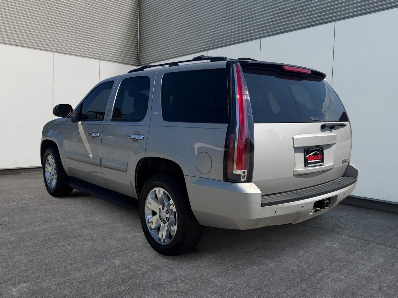 2008 GMC Yukon SLT w/4SA, DVD ENTERTAINMENT BOSE SPEAKERS, 3RD ROW, BLUETOOTH, RUNNING BOARDS, TOW PACKAGE, POWER LIFTGATE BACKUP CAMERA, POWER MIRRORS, SUNROOF, ALL WEATHER FLOOR MATS, MAKE IT YOURS TODAY! Norfolk VA 2008 GMC Yukon SLT w/4SA, DVD ENTERTAINMENT BOSE SPEAKERS, 3RD ROW, BLUETOOTH, RUNNING BOARDS, TOW PACKAGE, POWER LIFTGATE BACKUP CAMERA, POWER MIRRORS, SUNROOF, ALL WEATHER FLOOR MATS, MAKE IT YOURS TODAY! Norfolk VA