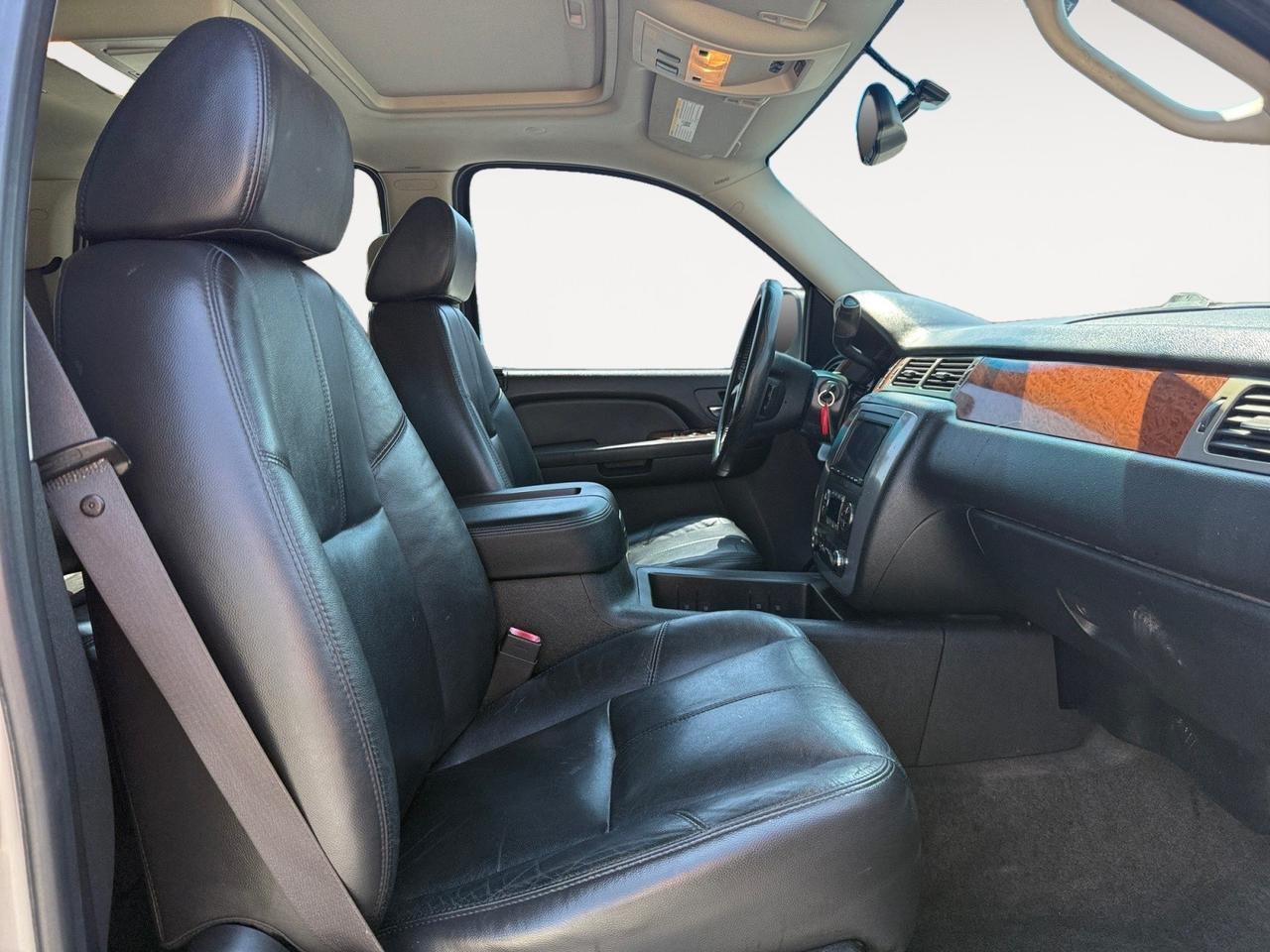 2008 GMC Yukon SLT w/4SA, DVD ENTERTAINMENT BOSE SPEAKERS, 3RD ROW, BLUETOOTH, RUNNING BOARDS, TOW PACKAGE, POWER LIFTGATE BACKUP CAMERA, POWER MIRRORS, SUNROOF, ALL WEATHER FLOOR MATS, MAKE IT YOURS TODAY! Norfolk VA 2008 GMC Yukon SLT w/4SA, DVD ENTERTAINMENT BOSE SPEAKERS, 3RD ROW, BLUETOOTH, RUNNING BOARDS, TOW PACKAGE, POWER LIFTGATE BACKUP CAMERA, POWER MIRRORS, SUNROOF, ALL WEATHER FLOOR MATS, MAKE IT YOURS TODAY! Norfolk VA