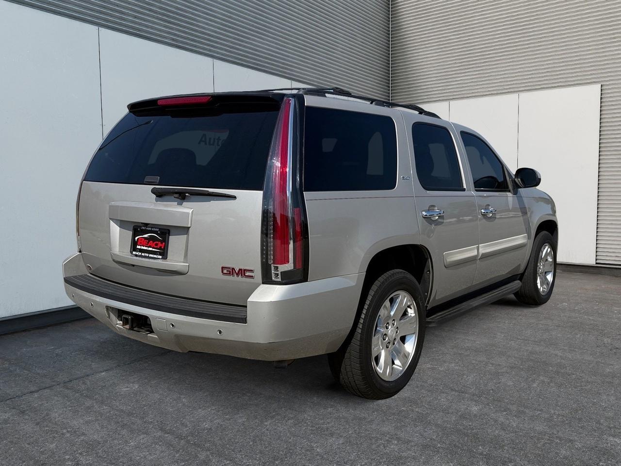 2008 GMC Yukon SLT w/4SA, DVD ENTERTAINMENT BOSE SPEAKERS, 3RD ROW, BLUETOOTH, RUNNING BOARDS, TOW PACKAGE, POWER LIFTGATE BACKUP CAMERA, POWER MIRRORS, SUNROOF, ALL WEATHER FLOOR MATS, MAKE IT YOURS TODAY! Norfolk VA 2008 GMC Yukon SLT w/4SA, DVD ENTERTAINMENT BOSE SPEAKERS, 3RD ROW, BLUETOOTH, RUNNING BOARDS, TOW PACKAGE, POWER LIFTGATE BACKUP CAMERA, POWER MIRRORS, SUNROOF, ALL WEATHER FLOOR MATS, MAKE IT YOURS TODAY! Norfolk VA