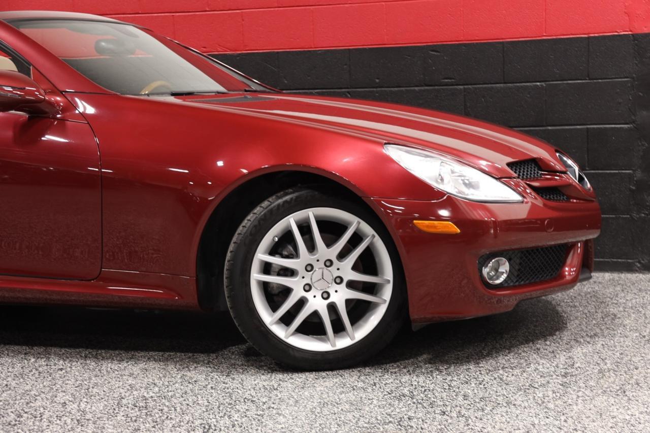 2009 Mercedes-Benz SLK 300 2dr Roadster 2009 Mercedes-Benz SLK 300 2dr Roadster