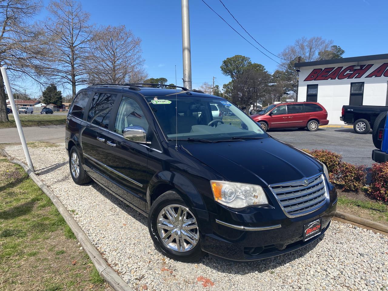 2010 CHRYSLER TOWN & COUNTRY LIMITED, WARRANTY, LEATHER, NAV, DVD PLAYER, HEATED/COOLED SEATS, CLEAN CARFAX! 2010 CHRYSLER TOWN & COUNTRY LIMITED, WARRANTY, LEATHER, NAV, DVD PLAYER, HEATED/COOLED SEATS, CLEAN CARFAX!