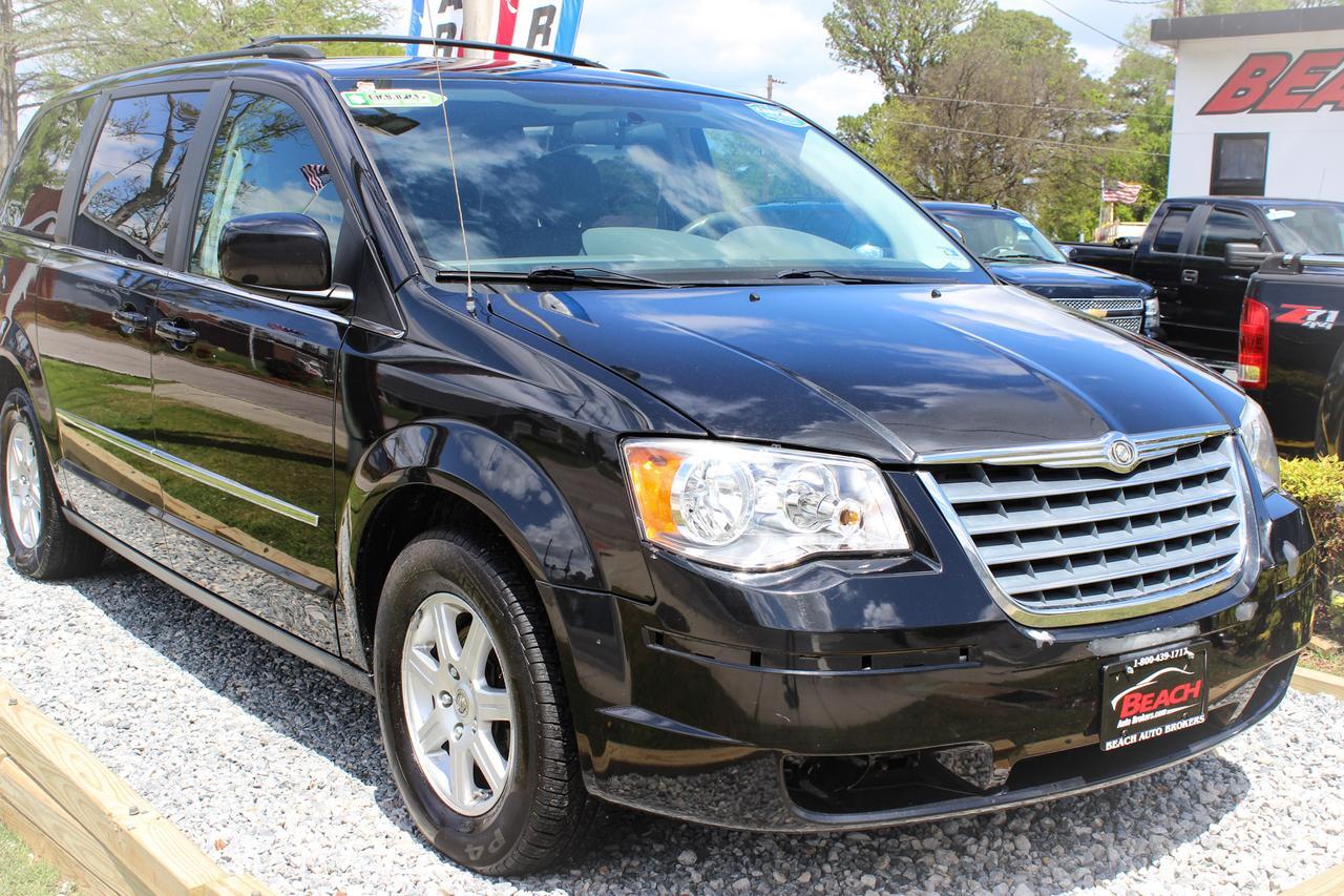 2010 Chrysler Town & Country Touring SPORTS VAN, BLUETOOTH, DVD ENTERTAINMENT, POWER LIFTGATE, ADJUSTABLE PEDALS, LOW MILES 2010 Chrysler Town & Country Touring SPORTS VAN, BLUETOOTH, DVD ENTERTAINMENT, POWER LIFTGATE, ADJUSTABLE PEDALS, LOW MILES