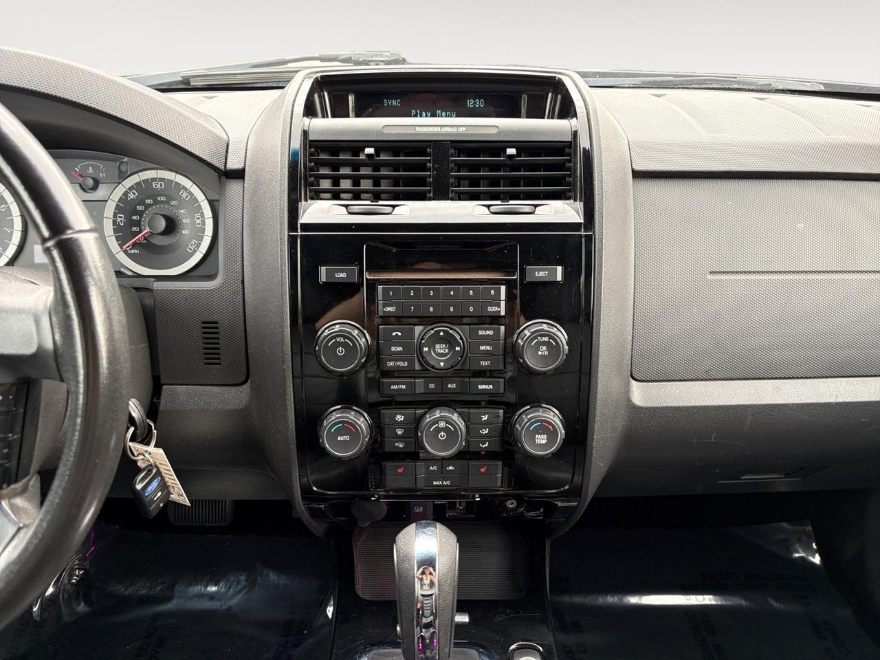 2011 Ford Escape Limited, SUNROOF, ROOF RACKS, HEATED SEATS, FOOTWELL COURTESY LIGHTS, BACKUP CAMERA, BLUETOOTH, TOW PACKAGE, HEATED MIRRORS WITH BLIND SPOT MIRRORS, REMOTE KEYLESS ENTRY, LOW MILES, BE READY TO ESCAPE ON THE ROAD! Virginia Beach VA 2011 Ford Escape Limited, SUNROOF, ROOF RACKS, HEATED SEATS, FOOTWELL COURTESY LIGHTS, BACKUP CAMERA, BLUETOOTH, TOW PACKAGE, HEATED MIRRORS WITH BLIND SPOT MIRRORS, REMOTE KEYLESS ENTRY, LOW MILES, BE READY TO ESCAPE ON THE ROAD! Virginia Beach VA