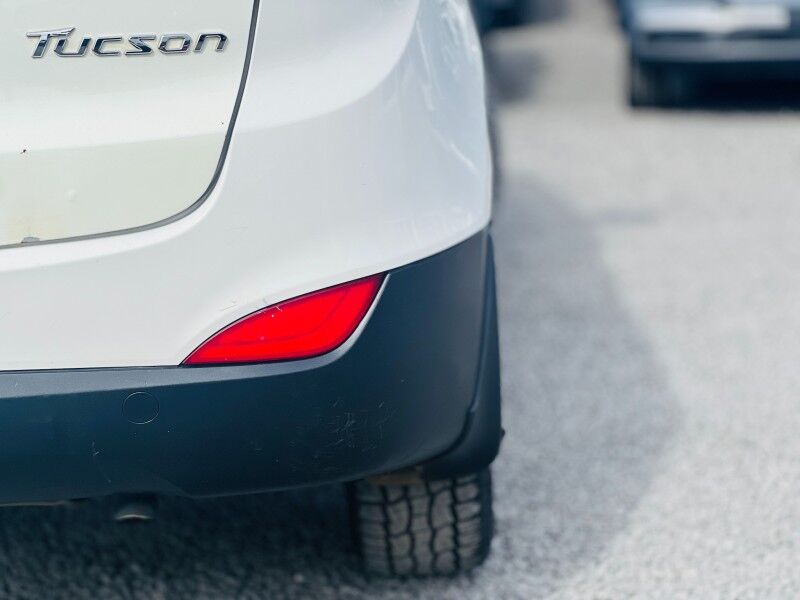 2011 Hyundai Tucson IX35 (2.0L Petrol) Vaitele 2011 Hyundai Tucson IX35 (2.0L Petrol) Vaitele