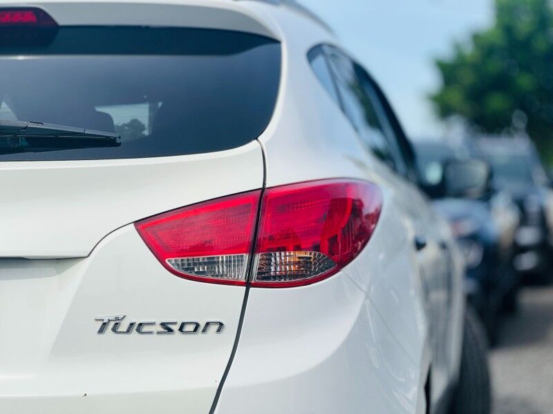 2011 Hyundai Tucson IX35 (2.0L Petrol) Vaitele 2011 Hyundai Tucson IX35 (2.0L Petrol) Vaitele
