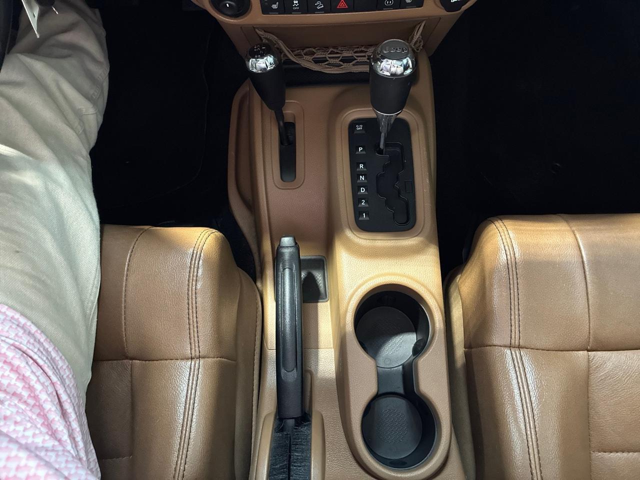 2011 Jeep Wrangler Unlimited Sahara, Leather, Nav, Lift w/ Fox Reservoir Shocks, ARB Bumper w/ Winch, Only 21k Miles Houston TX 2011 Jeep Wrangler Unlimited Sahara, Leather, Nav, Lift w/ Fox Reservoir Shocks, ARB Bumper w/ Winch, Only 21k Miles Houston TX