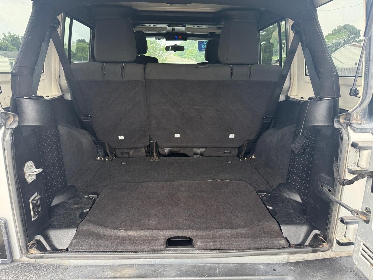 2011 Jeep Wrangler Unlimited Sport, HEATED SEATS, APPLE CARPLAY/ANDROID AUTO, TOW PACKAGE, FENDER FLARES, KEYLESS START, POWER/HEATED MIRRORS, LOW MILES! Norfolk VA 2011 Jeep Wrangler Unlimited Sport, HEATED SEATS, APPLE CARPLAY/ANDROID AUTO, TOW PACKAGE, FENDER FLARES, KEYLESS START, POWER/HEATED MIRRORS, LOW MILES! Norfolk VA