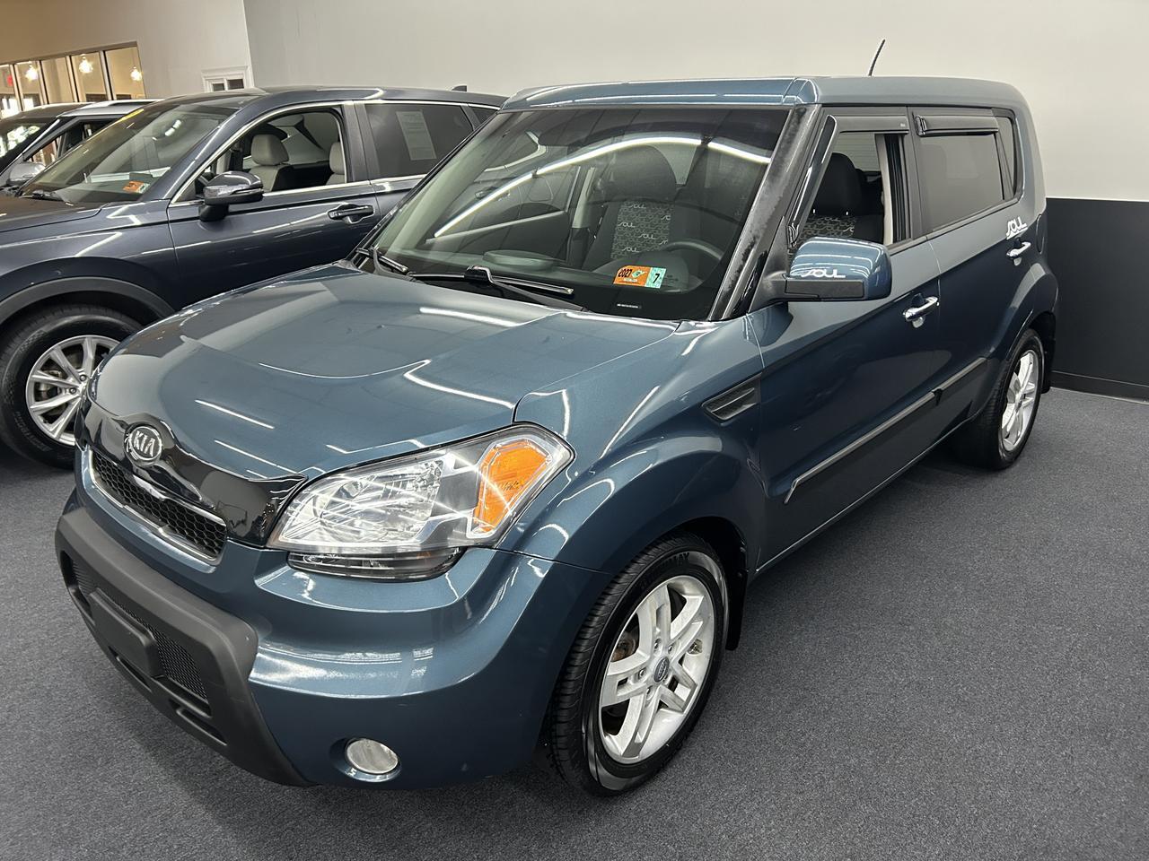 2011 Kia Soul Base's photo