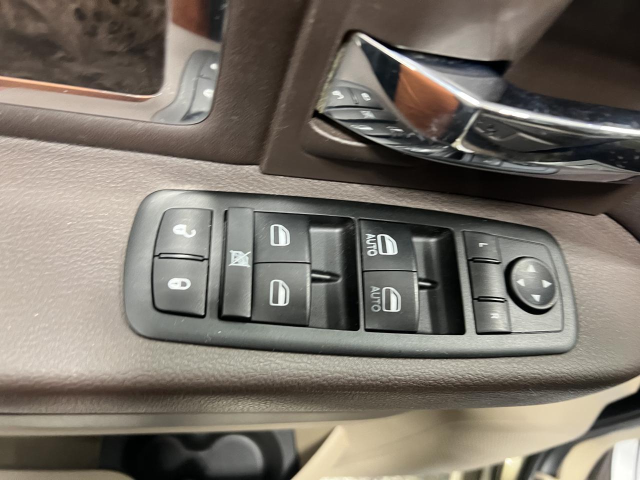 RAM2500 CREW CAB 4X416