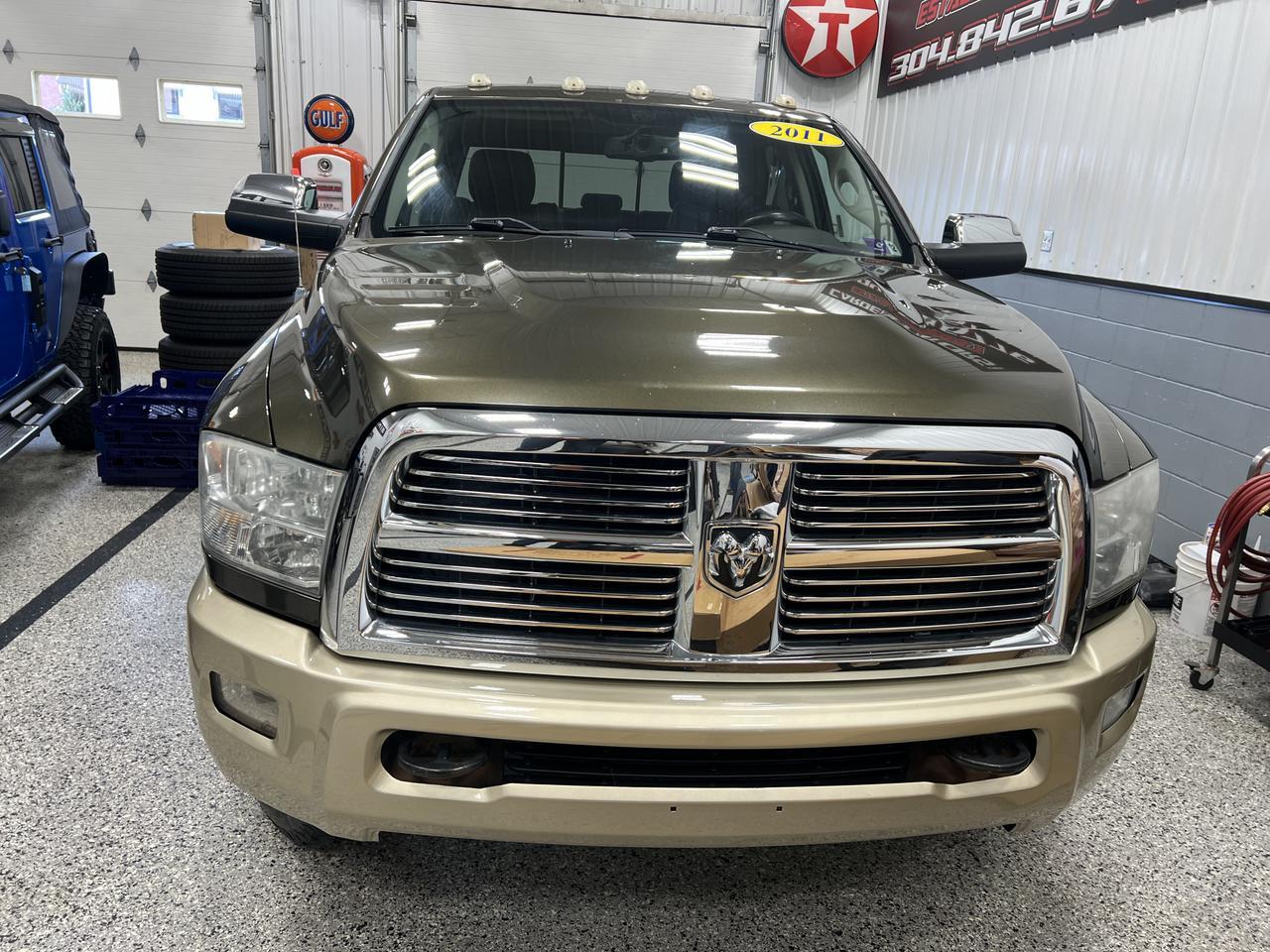 RAM2500 CREW CAB 4X42