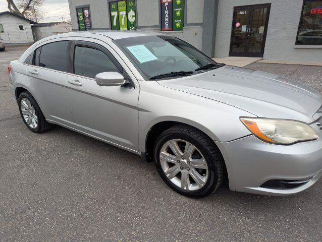 2012 Chrysler 200 LX's photo