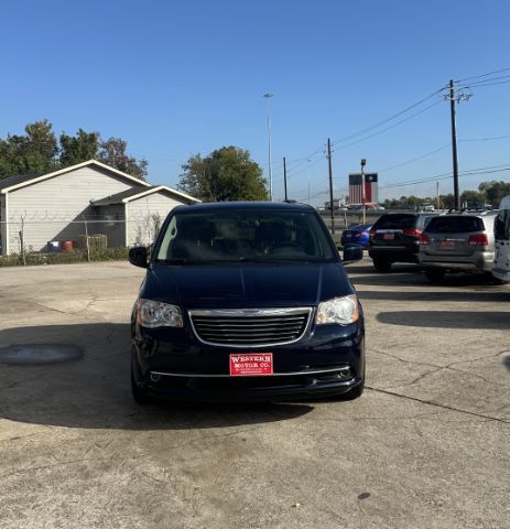 2012 Chrysler Town & Country Touring's photo