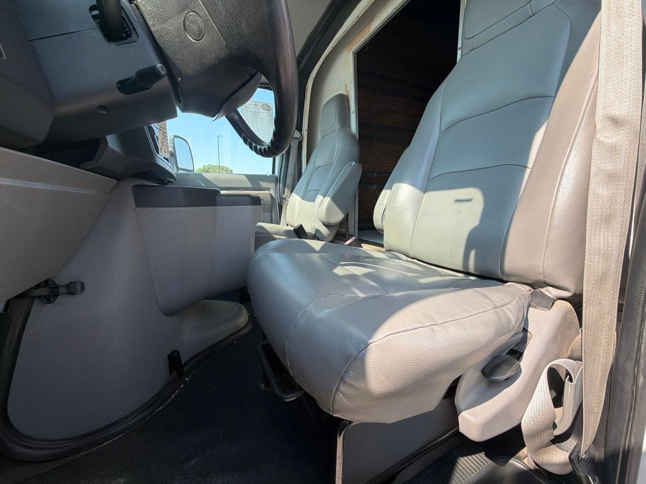 2012 Ford E-350SD Base Watertown SD 2012 Ford E-350SD Base Watertown SD