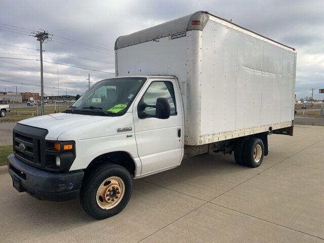 2012 Ford E-350SD Base Watertown SD 2012 Ford E-350SD Base Watertown SD