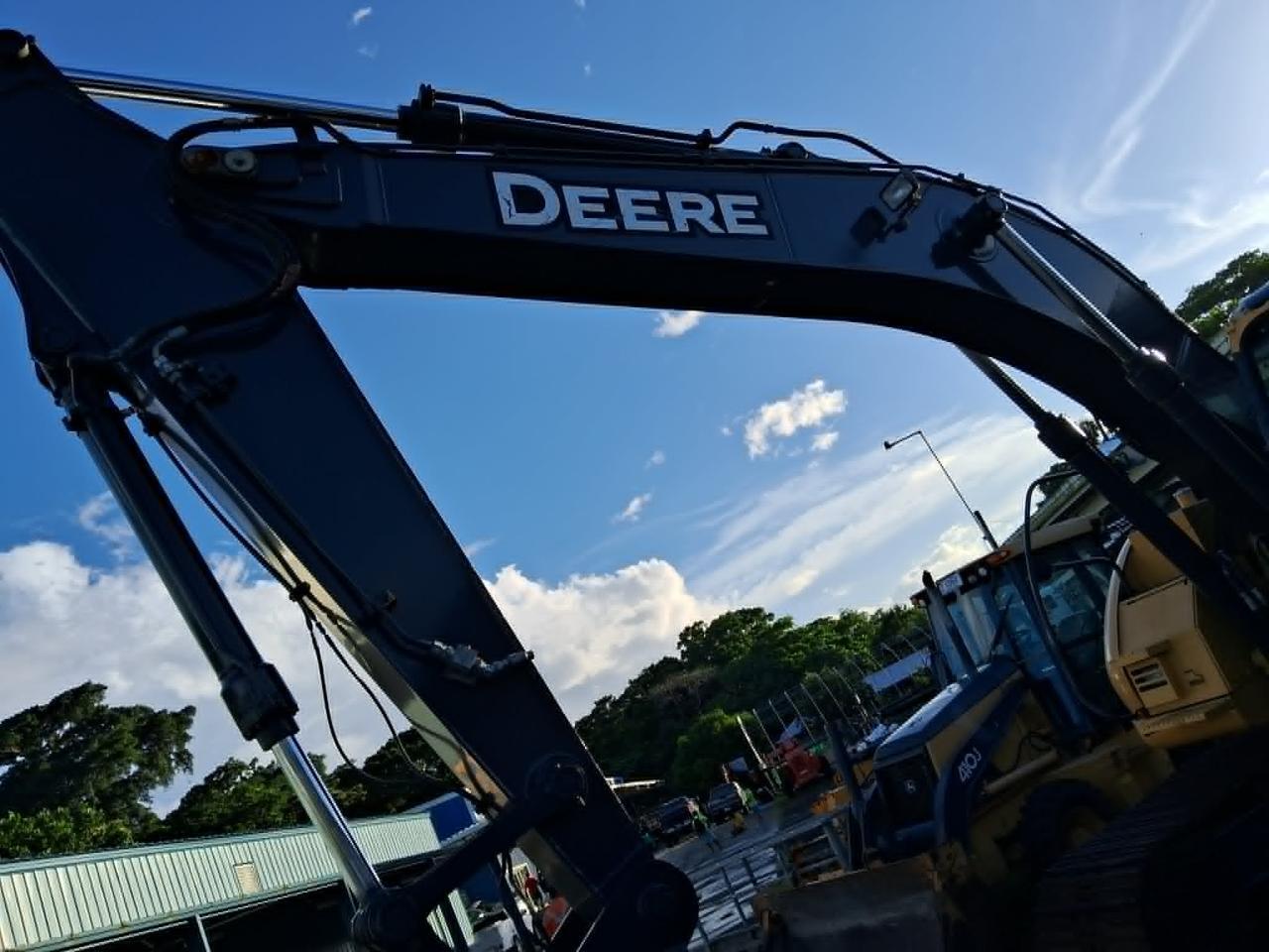 2012 John Deere Excavator 225 Pago Pago 2012 John Deere Excavator 225 Pago Pago