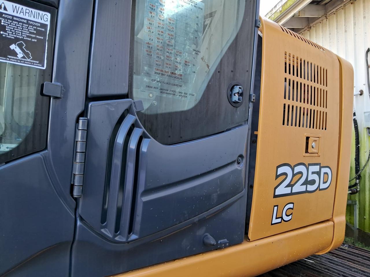 2012 John Deere Excavator 225 Pago Pago 2012 John Deere Excavator 225 Pago Pago