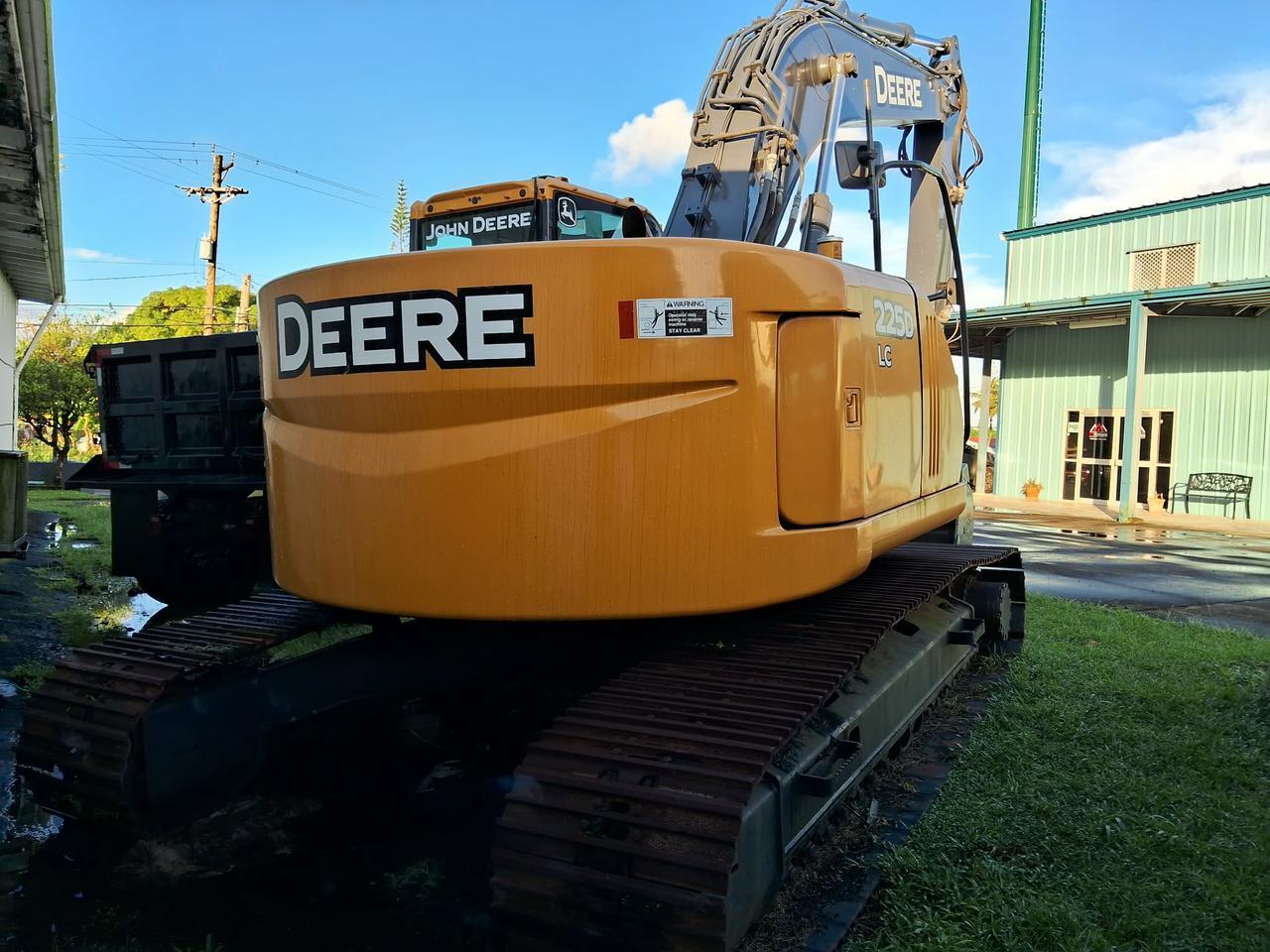 2012 John Deere Excavator 225 Pago Pago 2012 John Deere Excavator 225 Pago Pago