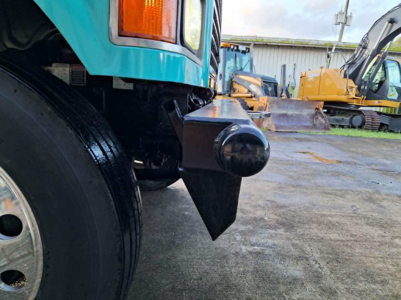 2012 MACK 600 Series CHU613 Pago Pago 2012 MACK 600 Series CHU613 Pago Pago