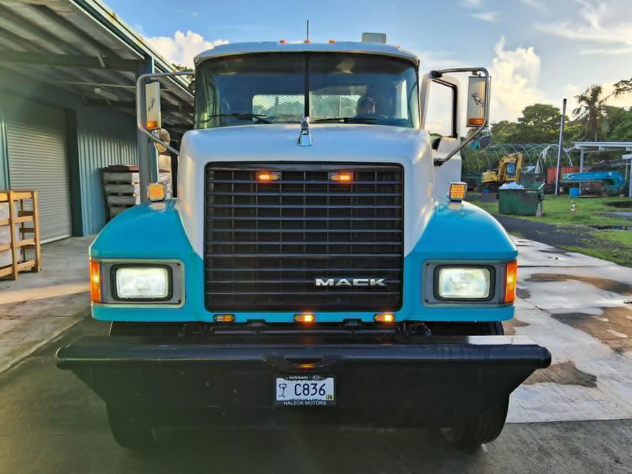 2012 MACK 600 Series CHU613 Pago Pago 2012 MACK 600 Series CHU613 Pago Pago