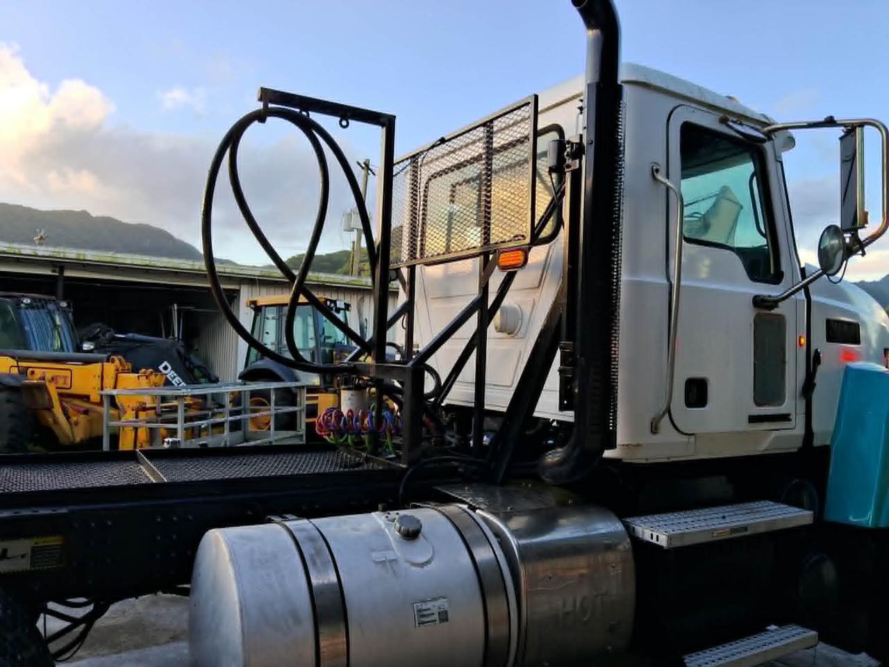 2012 MACK 600 Series CHU613 Pago Pago 2012 MACK 600 Series CHU613 Pago Pago