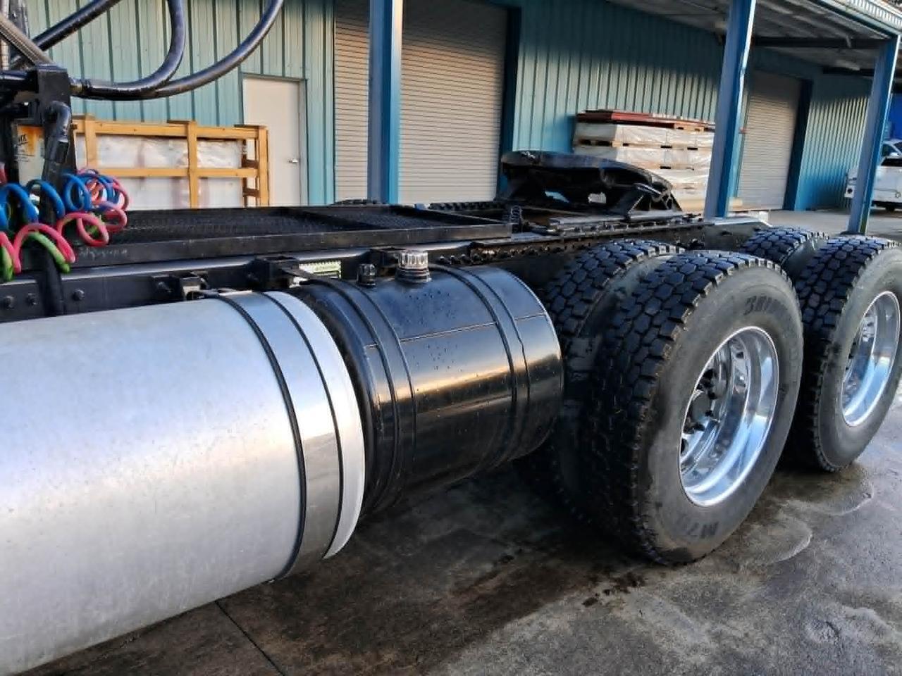 2012 MACK 600 Series CHU613 Pago Pago 2012 MACK 600 Series CHU613 Pago Pago