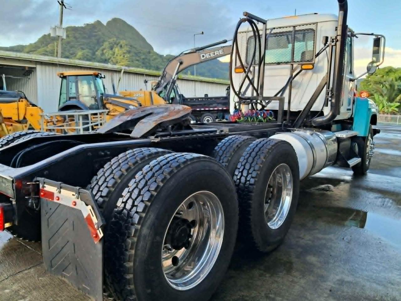 2012 MACK 600 Series CHU613 Pago Pago 2012 MACK 600 Series CHU613 Pago Pago