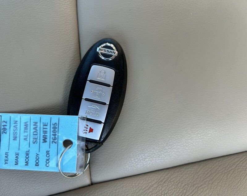 2012 Nissan Altima 3.5 SR - V6 - LEATHER - SUNROOF - LOW MILES Whitinsville MA 2012 Nissan Altima 3.5 SR - V6 - LEATHER - SUNROOF - LOW MILES Whitinsville MA