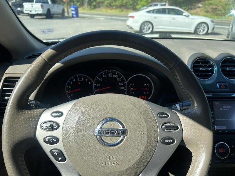 2012 Nissan Altima 3.5 SR - V6 - LEATHER - SUNROOF - LOW MILES Whitinsville MA 2012 Nissan Altima 3.5 SR - V6 - LEATHER - SUNROOF - LOW MILES Whitinsville MA